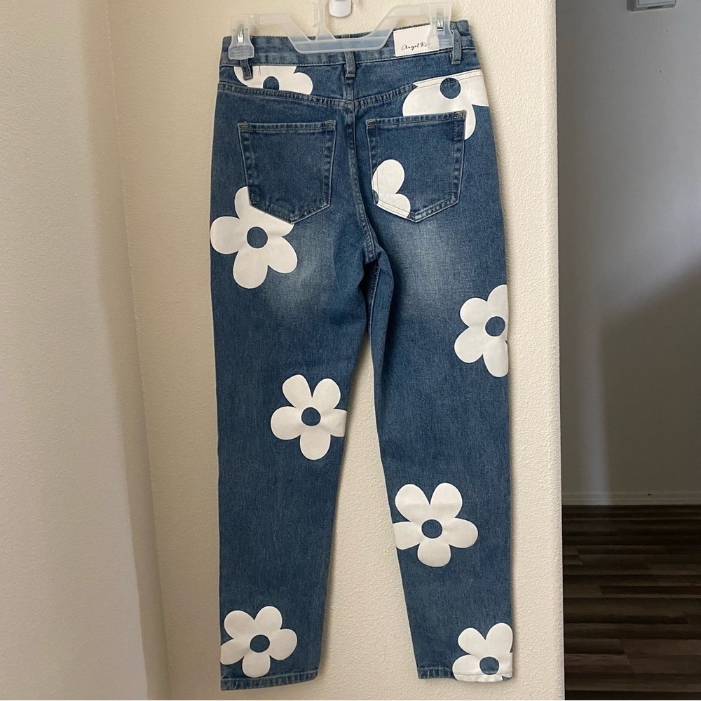 New with tag angel kiss high rise denim with Daisies jeans size 0